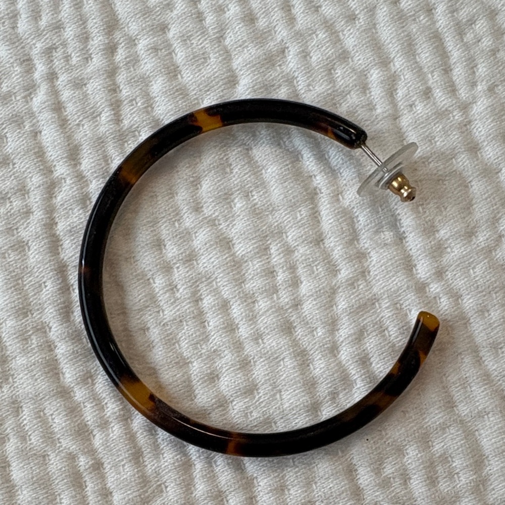 Tortoise Shell Hoop Earrings - Picture 2 of 3